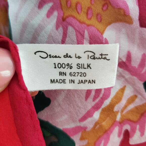 Oscar de la Renta 100% Silk Floral Scarf - Picture 4 of 5